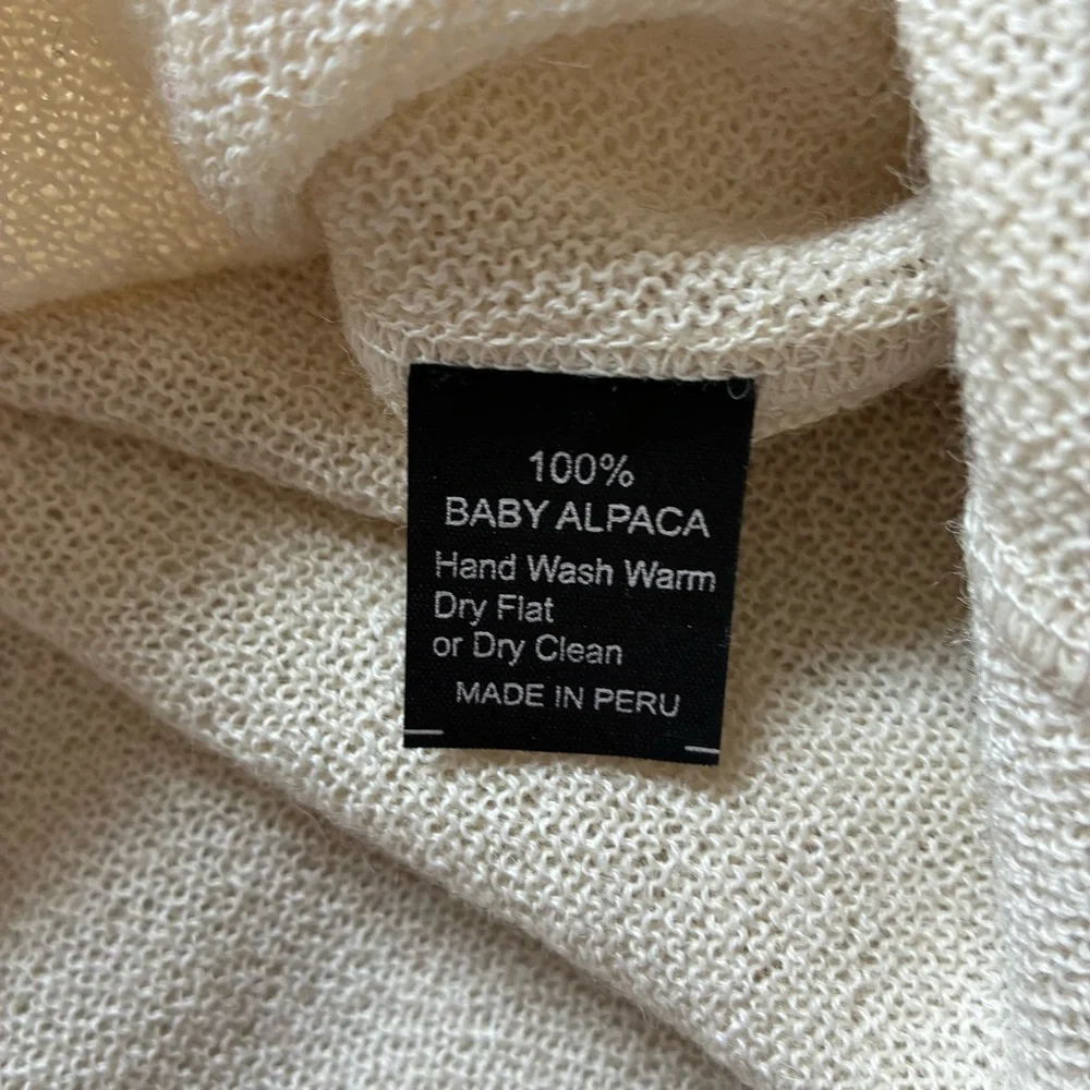 Alpaca International 100% Baby Alpaca Cream Poncho NWT Made in Peru - Picture 6 of 10